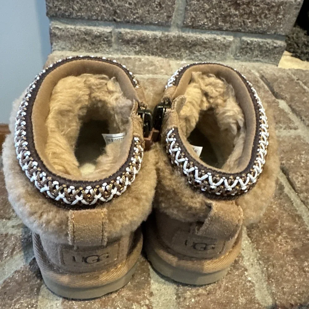 Ugg Classic Ultra Mini Maxi Curly Ankle Boots Toddler Sz 10US‎ 27.5EU #340